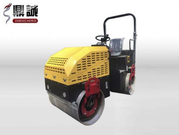 點(diǎn)擊查看詳細(xì)信息<br>標(biāo)題：2.5噸全液壓座駕式振動(dòng)壓路機(jī) 閱讀次數(shù)：14586