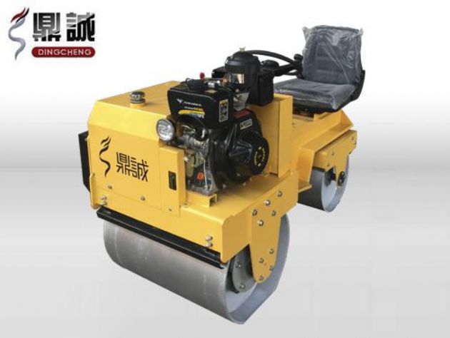 點(diǎn)擊查看詳細(xì)信息<br>標(biāo)題：DC850C座駕式壓路機(jī) 閱讀次數(shù)：15365